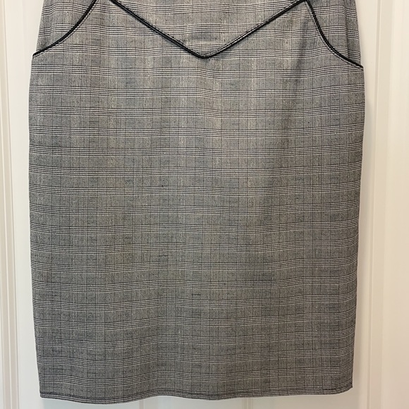 Skirt - Picture 3 of 8